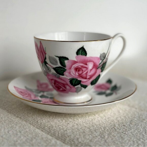 Queen Anne Bone China Tea Cup & Saucer Set With Pink Rose Design - Picture 4 of 15
